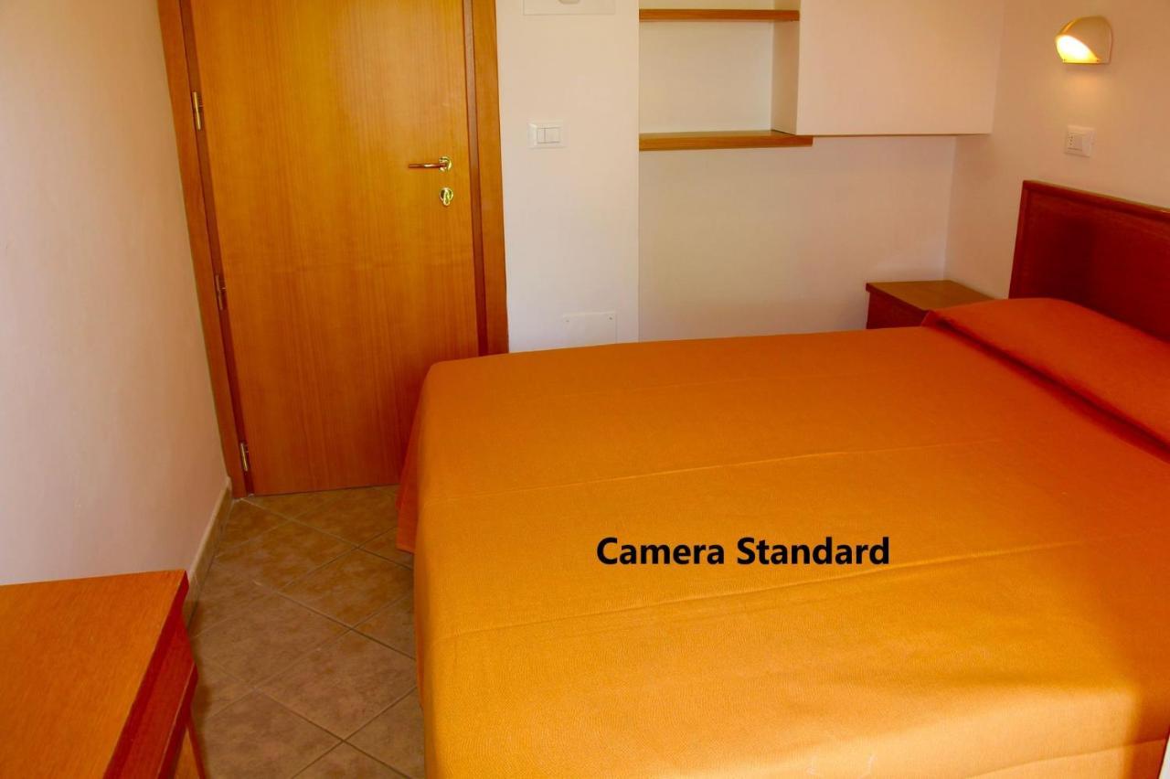 Hotel Alessi** Римини Экстерьер фото